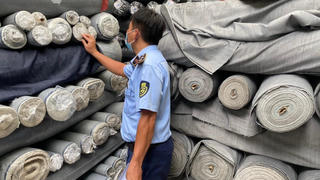 Thu giữ 7 tấn vải nhập lậu tại TP HCM