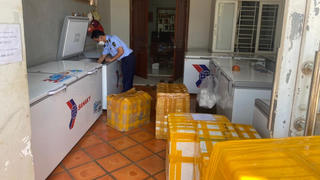 Thu giữ gần 100kg thực phẩm không rõ nguồn gốc kinh doanh trên mạng xã hội