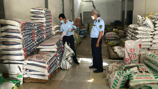 Xử phạt gần 220 triệu đồng cá nhân buôn bán phân bón giả