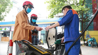 Sau 3 kỳ giảm liên tiếp, giá xăng có thể tăng trở lại vào ngày mai