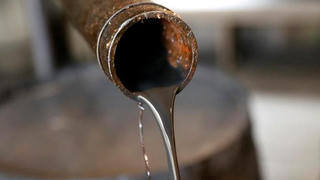 Giá xăng dầu hôm nay - 17/5: Dầu WTI giảm, Brent tăng mạnh lên mức 114,3 USD/thùng