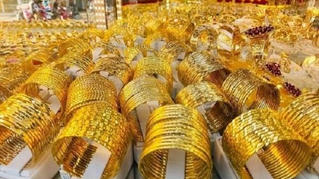 Giá vàng thế giới và trong nước đồng loạt giảm