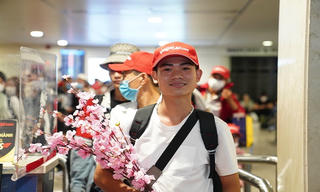 Hành trình đầy cảm xúc trên chuyến bay chở “giấc mơ” Tết đoàn viên cho người lao động xa quê