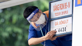 Xăng, dầu đồng loạt giảm giá 