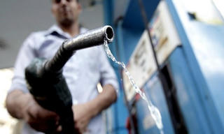 Giá xăng dầu hôm nay- 6/3: Dầu thô thế giới đồng loạt lao dốc phiên đầu tuần