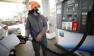 Giá xăng dầu hôm nay- 9/3: Giá dầu giảm mạnh