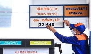 Giá xăng dầu đồng loạt giảm mạnh từ 15h hôm nay