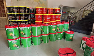 Tạm giữ hàng trăm thùng nhớt, dầu nhờn có dấu hiệu giả mạo nhãn hiệu CASTROL, APOLO...