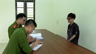 Giả mạo Facebook người có địa vị để cưỡng đoạt tài sản