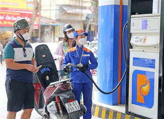 Ngày mai, giá xăng tiếp tục tăng mạnh?