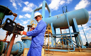 Giá xăng trong nước mới giảm, dầu thô thế giới tiếp đà tăng