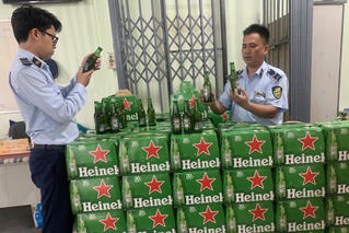 Thu giữ 2.400 chai bia Heineken không rõ ngồn gốc