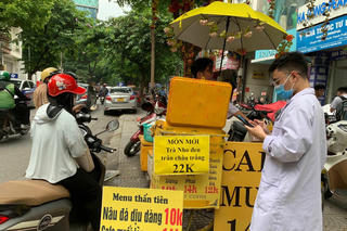 Cà phê muối 'hút khách' ở Hà Nội