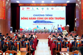 Các doanh nghiệp chung tay tiếp sức cho hàng trăm học sinh nghèo ở Gia Lai đến trường