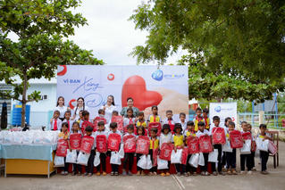 Quỹ tương lai i9 - chắp cánh ước mơ cho hàng trăm học sinh nghèo vùng cao