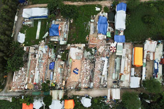 Đoạn tuyệt với nhà 'lụi'