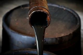 Sáng nay (24/10), giá dầu WTI tăng, dầu Brent giảm 