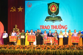 Nhà máy pháo hoa Z121: Tuyên truyền pháp luật bằng hình thức sân khấu hóa