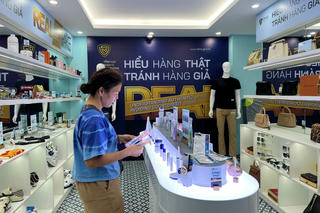 Rohto quyết chặn hàng giả, hàng xách tay dịp Tết Nguyên đán 2024