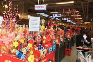 Hàng nội 'làm chủ' thị trường bánh kẹo, mứt Tết