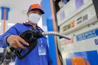 Giá xăng có thể giảm vào chiều nay