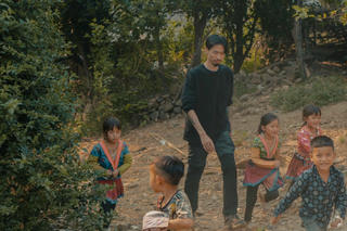 Đen Vâu - chàng rapper luôn biết cho đi... 