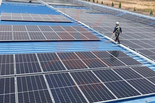 Phát triển điện mặt trời mái nhà trong khu công nghiệp gặp khó