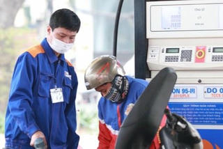 Ngày mai, giá xăng có thể tiếp tục giảm sâu