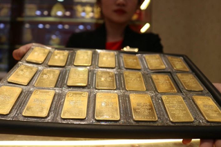 Các chuyên gia hiến kế kiểm soát giá vàng