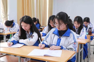 Thủ tướng Chính phủ: Không để học sinh phải bỏ thi tốt nghiệp THPT vì khó khăn kinh tế