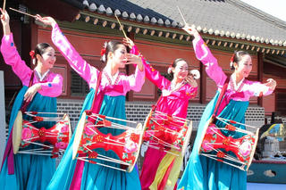 Công nghiệp văn hóa nhìn từ xứ Hàn 