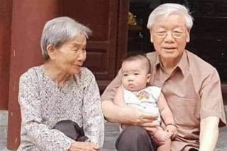 Tấm gương bình dị trong một nhân cách lớn 