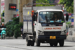 Cấm ô tô tải, xe khách vào trung tâm Hà Nội trong những ngày Quốc tang