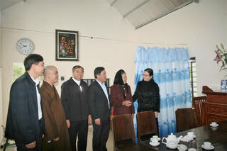 Ấm tình đoàn kết tôn giáo từ những mái nhà cho người nghèo: Bài 1 - Mưa to, gió lớn không còn phải lo chui… gậm giường