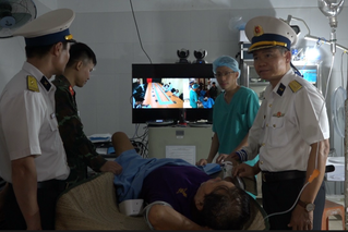 Ngư dân 70 tuổi thoát 'cửa tử' nhờ chiến sỹ Trường Sa 