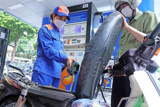 Giá xăng có thể tăng mạnh vào ngày mai?