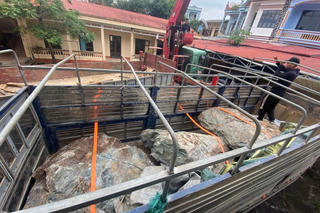 Tịch thu 9,6 tấn Đá cảnh Suối Giàng đang trên đường đi tiêu thụ