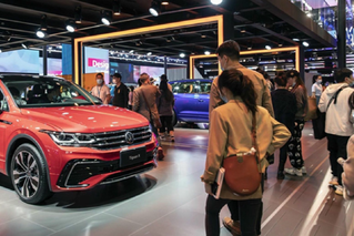 Kích cầu thị trường ô tô nhờ chính sách giảm lệ phí trước bạ 