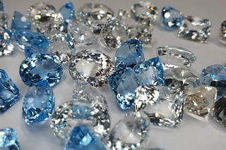 Vận chuyển đá quý trái phép bị xử lý như thế nào?