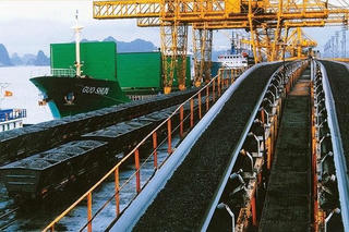 Indonesia điều chỉnh chính sách giá than xuất khẩu từ tháng 3/2025