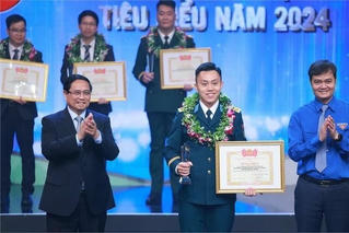 Chuyện về một người lính bảo vệ bầu trời: 'Tôi hiểu dưới cánh bay của mình là tất cả những gì thiêng liêng nhất của Tổ quốc'