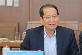 PGS.TS Ngô Trí Long: 'Khu vực kinh tế tư nhân cần chủ động tham gia vào quá trình kiến tạo thể chế'