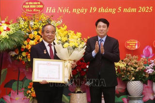 Chủ tịch nước dự Lễ trao Huy hiệu 40 năm tuổi Đảng cho đồng chí Lê Khánh Hải