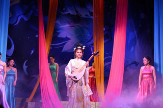 Chú trọng việc dịch thuật nội dung tác phẩm để sân khấu truyền thống 'hút' khách quốc tế