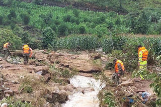 Tiếp tục tìm kiếm người đàn ông bị lũ cuốn mất tích ở Mường Khương