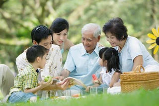 Gia đình - Yêu thương đừng đi kèm tổn thương