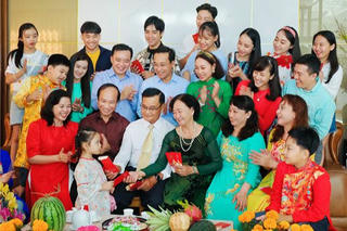 'Giữ' giá trị cốt lõi, 'mở lòng' với thời đại