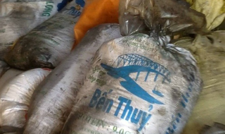Hà Tĩnh: Phát hiện cơ sỡ chế biến 2.000kg mỡ động vật hôi thối