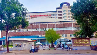 Bệnh viện Đa khoa Cần Thơ tiếp thêm động lực cho Bệnh viện tuyến đầu điều trị bệnh nhân COVID-19