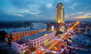 Cần Thơ phấn đấu tổng thu ngân sách nhà nước hàng năm đạt và vượt chỉ tiêu dự toán được giao